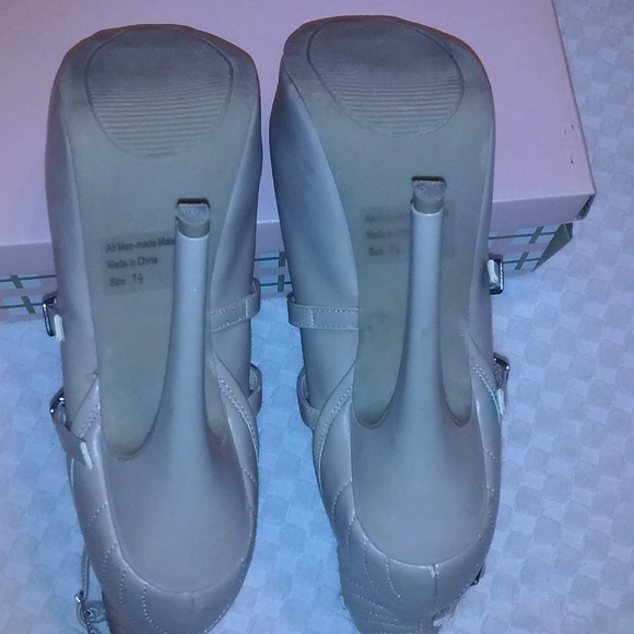 Wild Diva Stiletto Heels (Natural Color) - NWOT - Picture 7 of 7